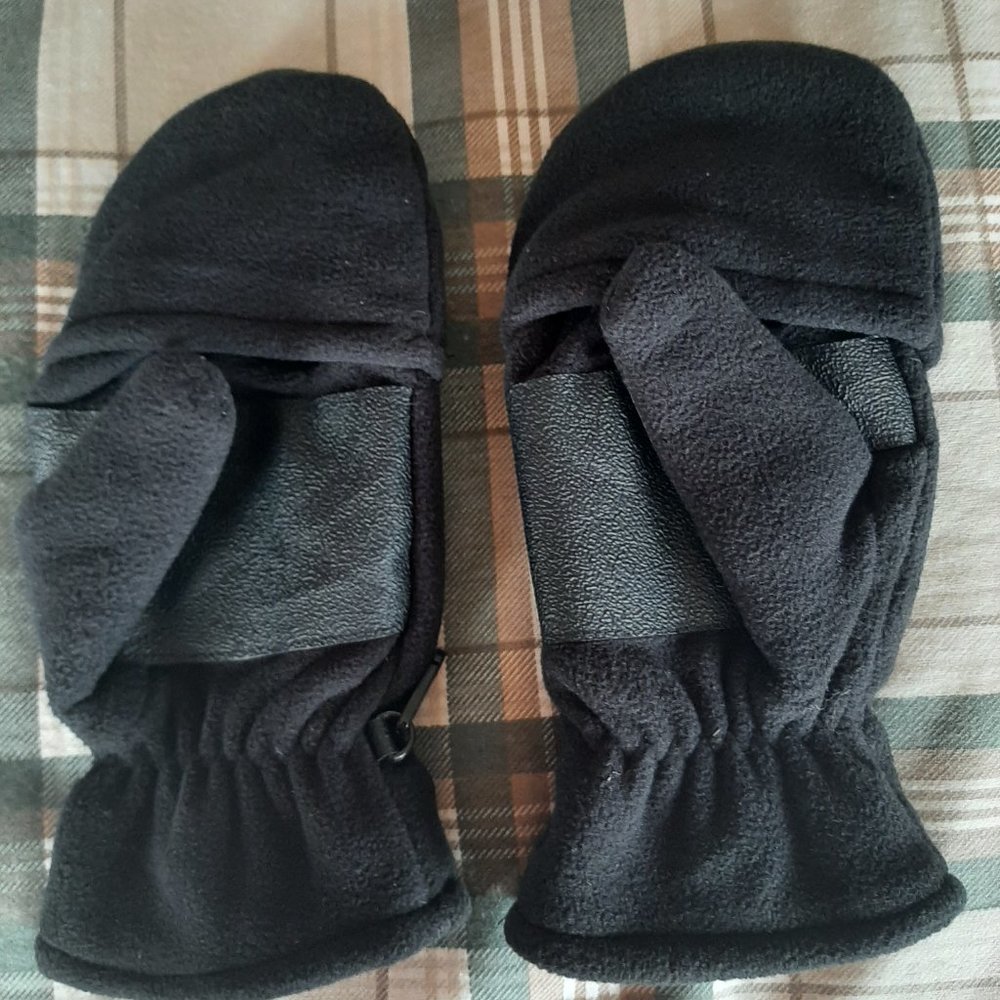 Mittens - Picture 2 of 6